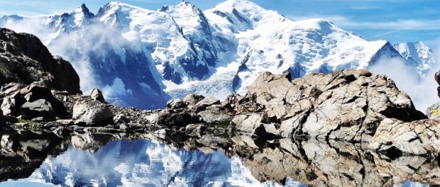 lac et vue sur le Mont-blanc