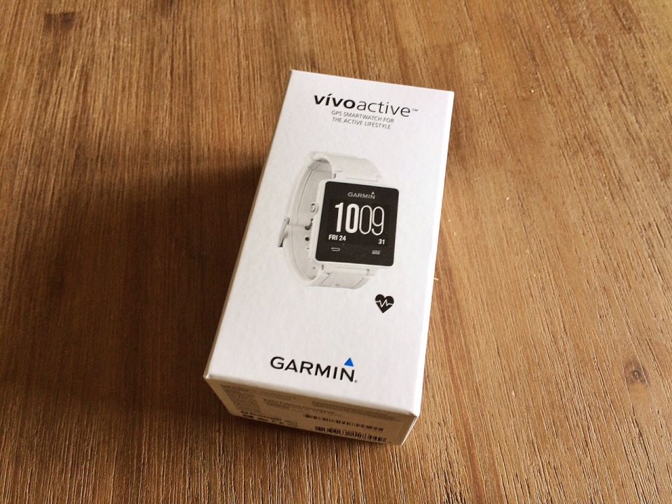 Garmin Vivoactive package