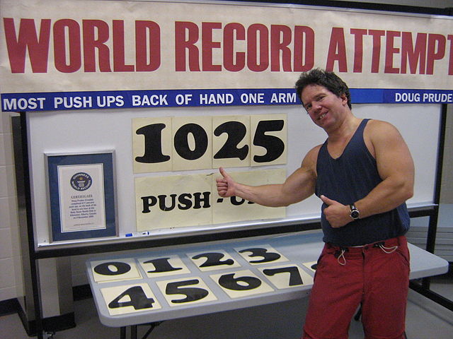 640px-Doug_Pruden_1025_back_of_hand_one_arm_push_ups_1_hour_IMG_3644