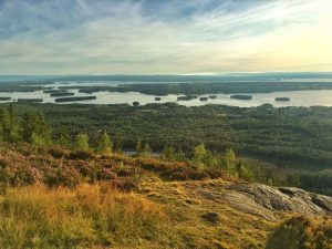 vue depuis gesundaberget sur le lac siljan en suède