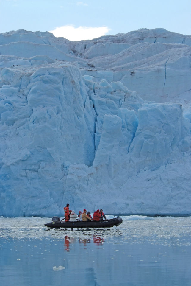 hd-vertical-Spitsbergen-©Studio-PONANT-Nathalie-Michel